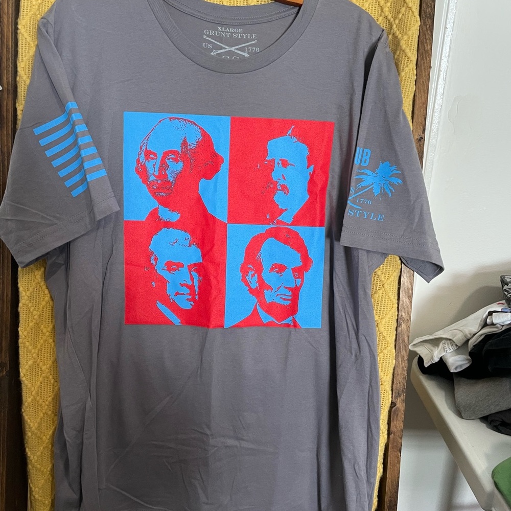 Grunt Style Gray Short-Sleeve Tee with Red & Blue Portrait Graphic